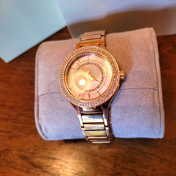 Brand New - Micheal Kors Rose Gold Watch - Picture 1 of 6